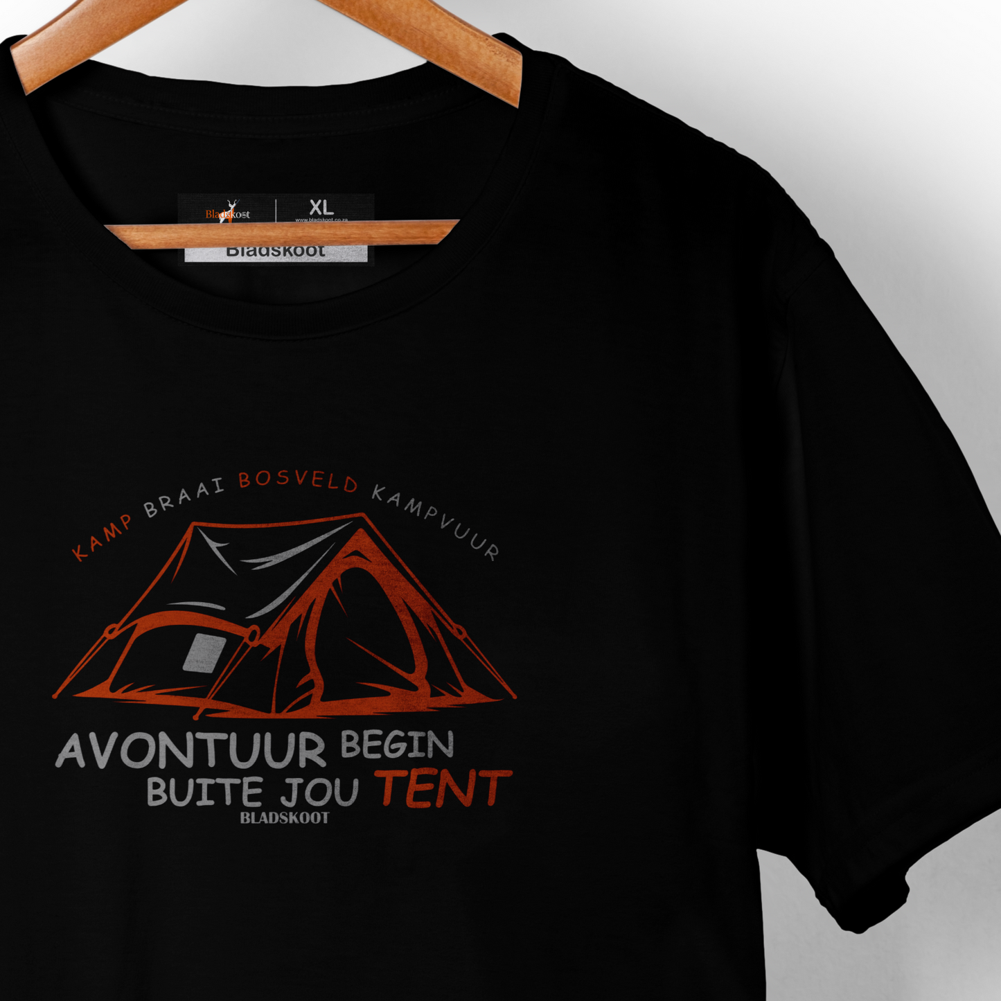 Avontuur begin buite jou tent - Unisex Short-sleeve T-shirt - 180g
